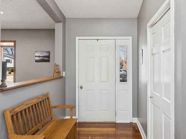 403 Evergreen Dr E, Cannon Falls, MN 55009