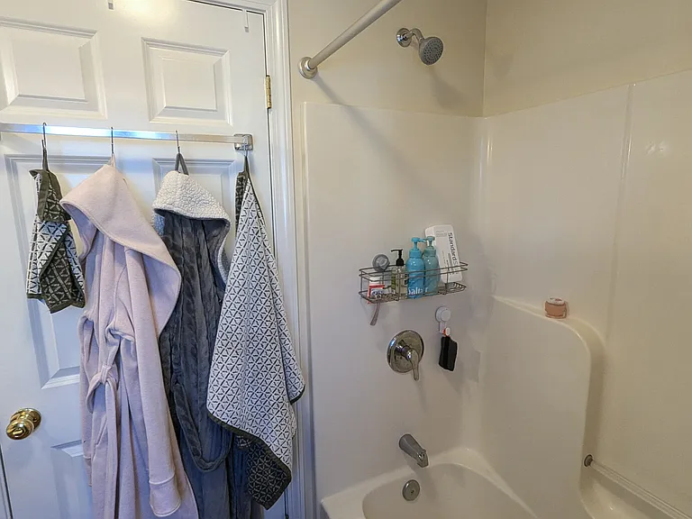 8 Kossuth St #202 — Photo 17
