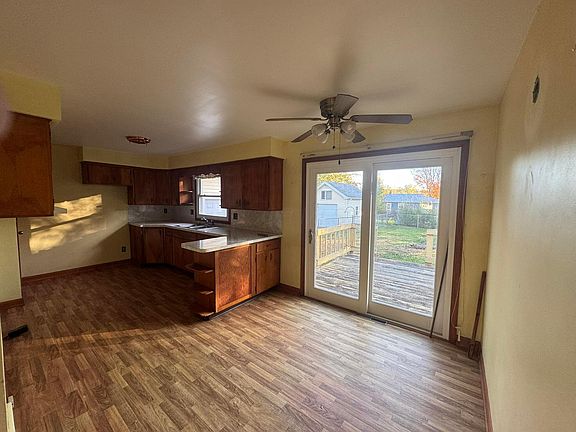 5th image of 6 Miller Ave