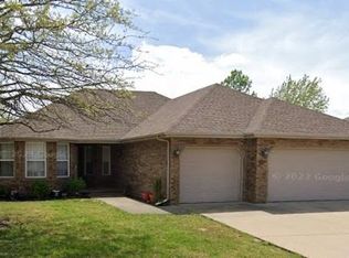 984 W Cambridge Ave, Nixa, MO 65714
