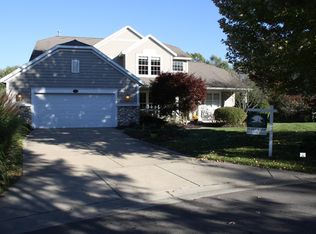 778 Maple Hill Ct SE, Ada, MI 49301