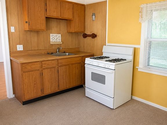 2nd image of 365 Bolivar St