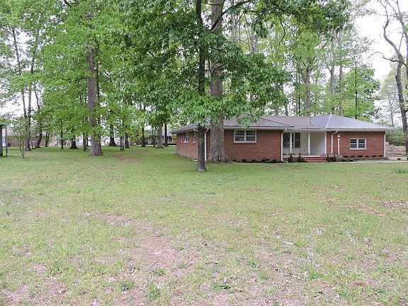 3rd image of 180 Dogwood Dr