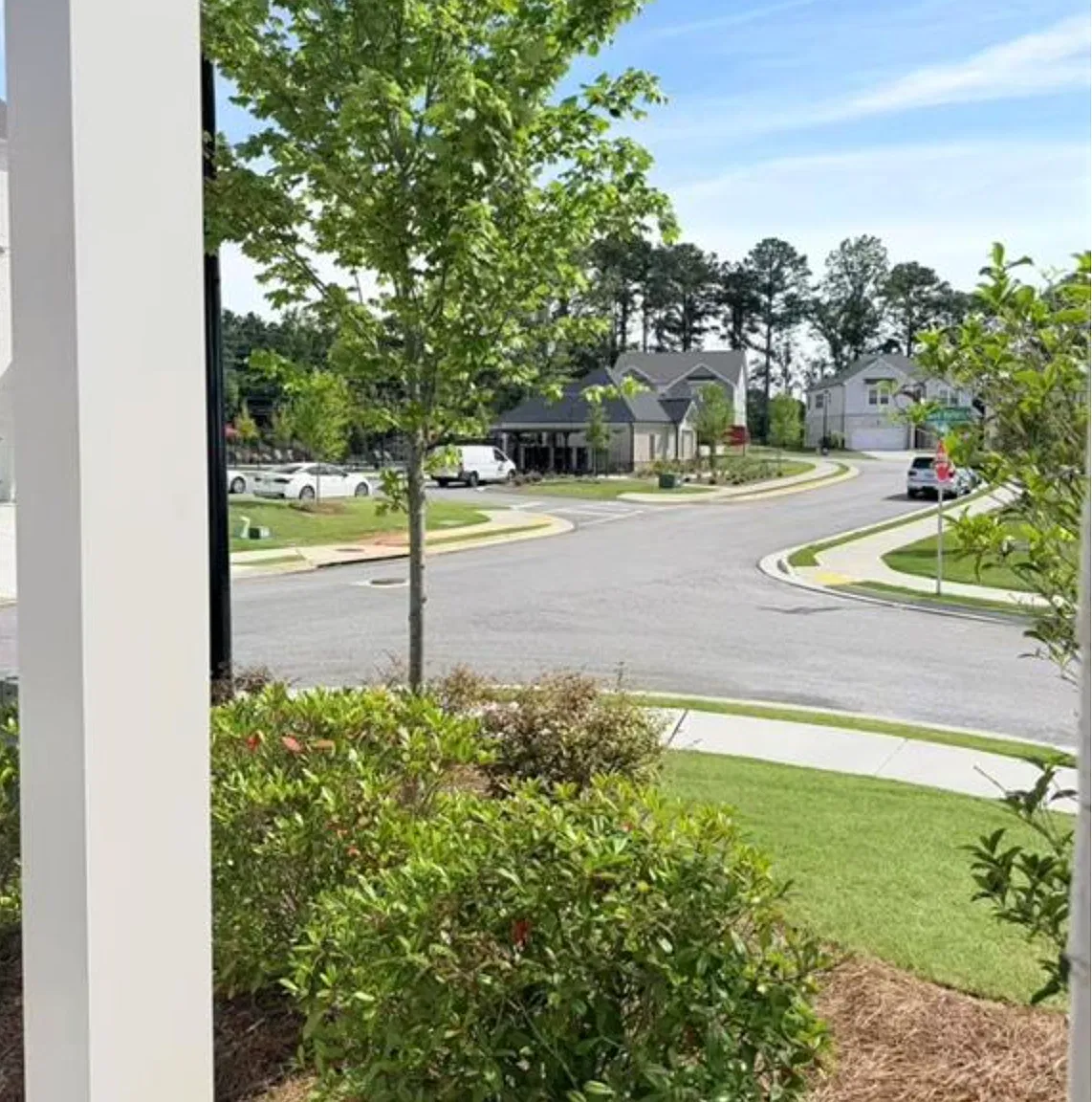 4 bed, 3.5 bath, 2572 sqft, $2,350 — Photo 4