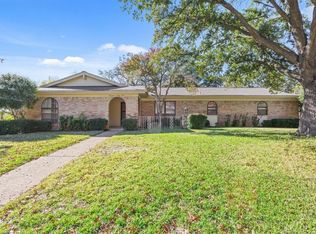 1724 Live Oak Valley Cir, Waco, TX 76710