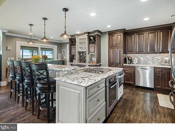 3rd image of 243 N River Dr
