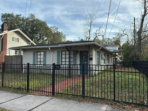 2nd image of 2674 Myra St