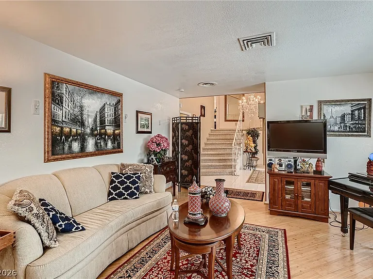 7082 Mira Vista St — Photo 12