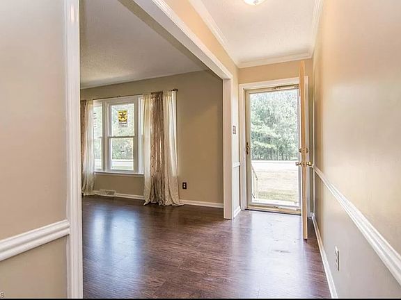 3rd image of 1503 Lord Foxley Dr