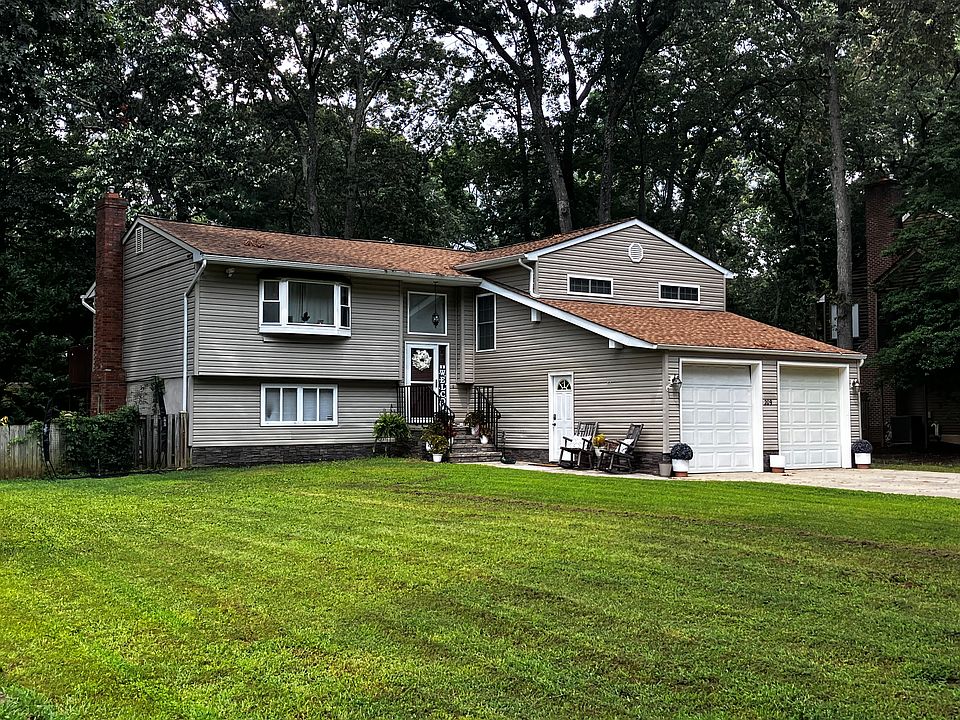 1st image of 209 Oak Ave