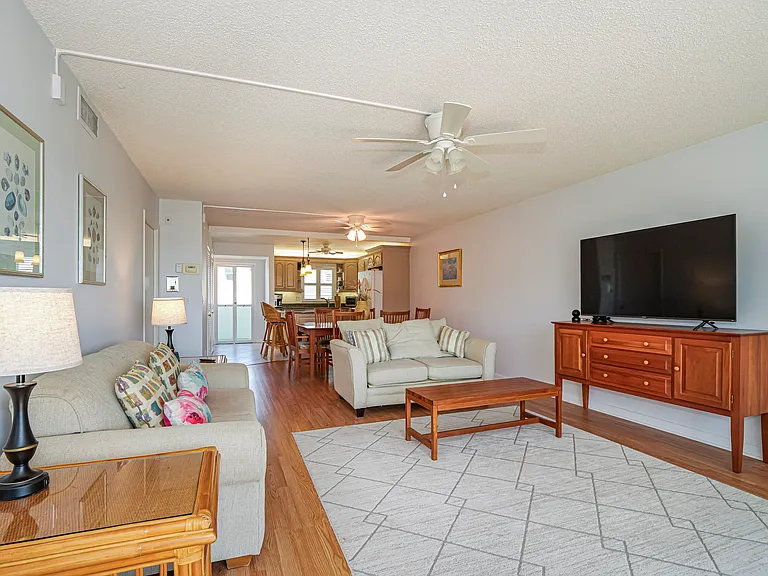 4049 Ocean Dr #305 — Photo 32