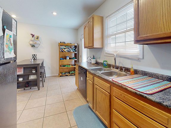 5th image of 232 Tara Ct