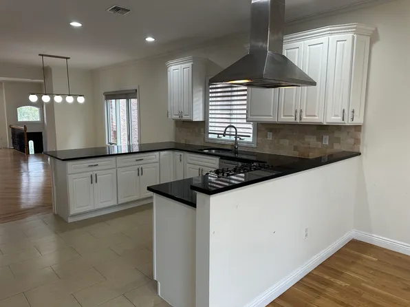 436 Lawton Avenue image 14 of 26