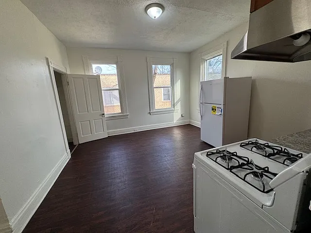 1044 Rosemont Ave — Photo 17