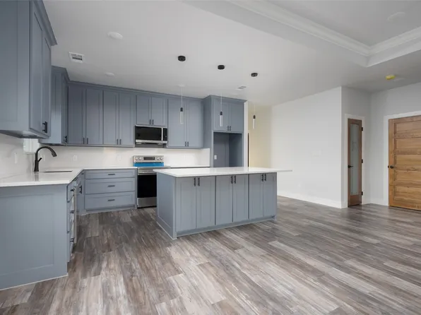 411 W Elm St, Whitewright, TX 75491