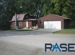 205 E State St, Magnolia, MN 56158
