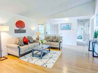 1304 University Dr APT 4, Menlo Park, CA 94025