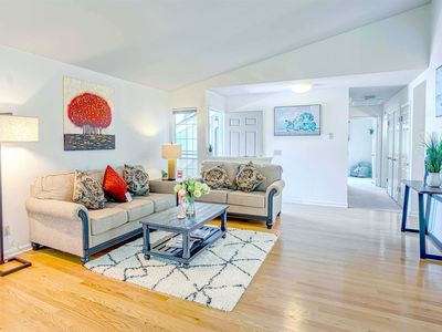 1304 University Dr APT 4, Menlo Park, CA, 94025