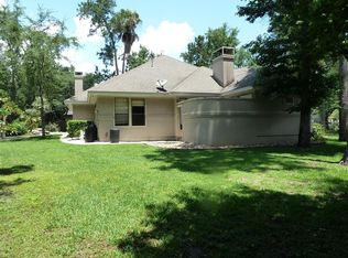 2 Harbor Cove Dr, Spring, TX 77381