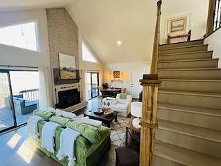 1070 Hawkins Rd — Photo 15