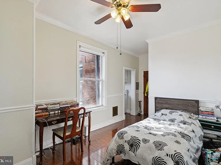 4818 Trinity Pl #2R — Photo 1