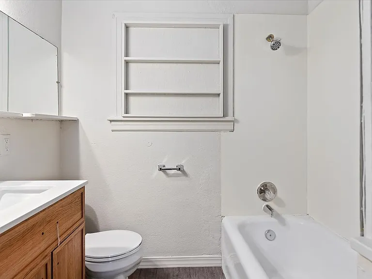 220 15th Ave S — Photo 17