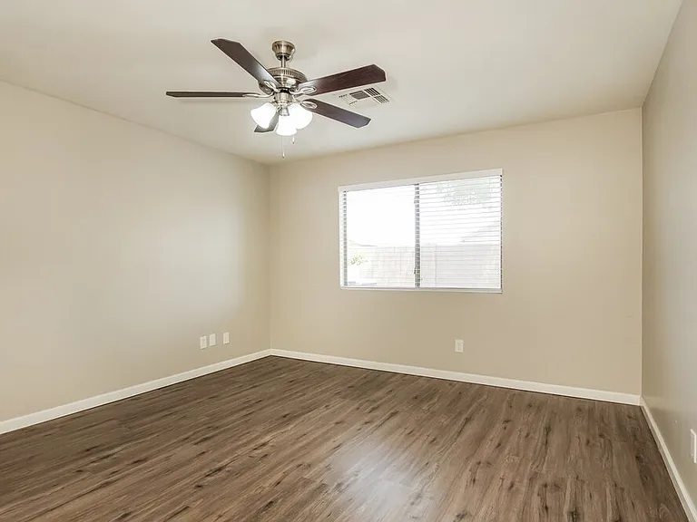 6418 W Magnolia St — Photo 8