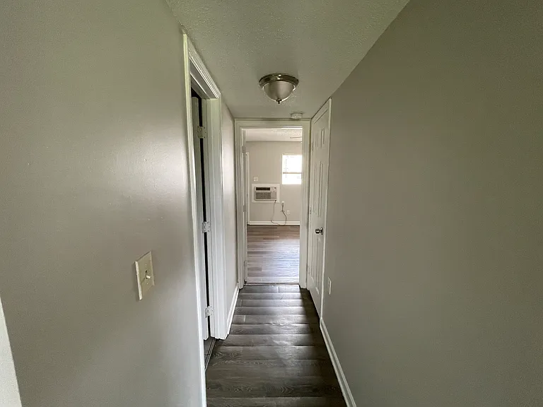 University Crossings Apartments — Photo 16