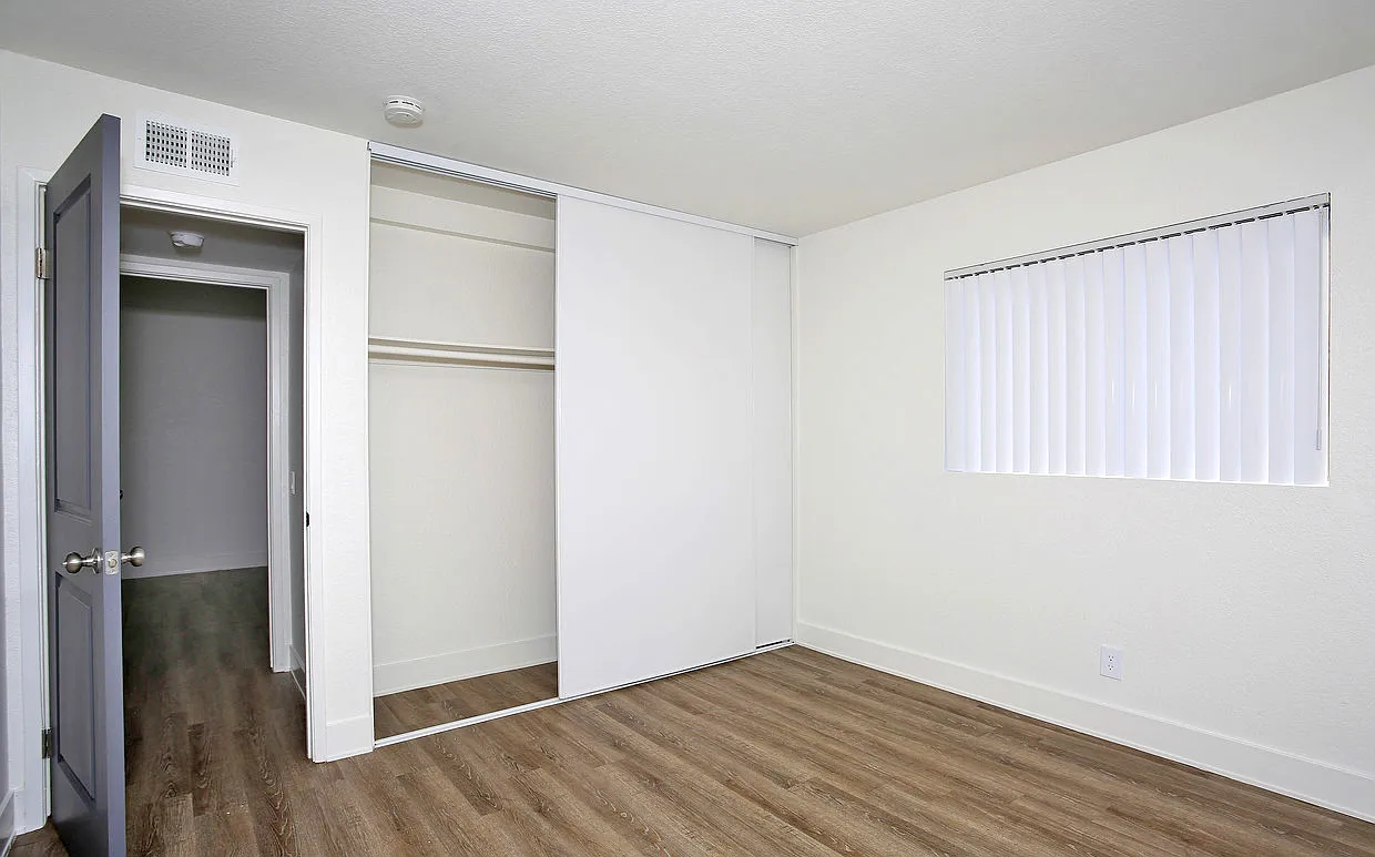Lakehouse Apartments — Photo 3