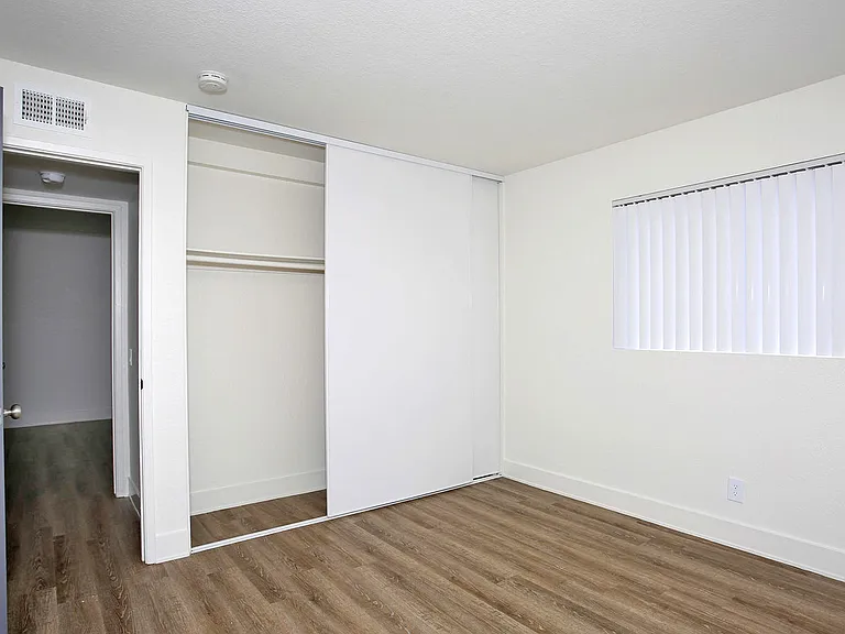 Lakehouse Apartments — Photo 3