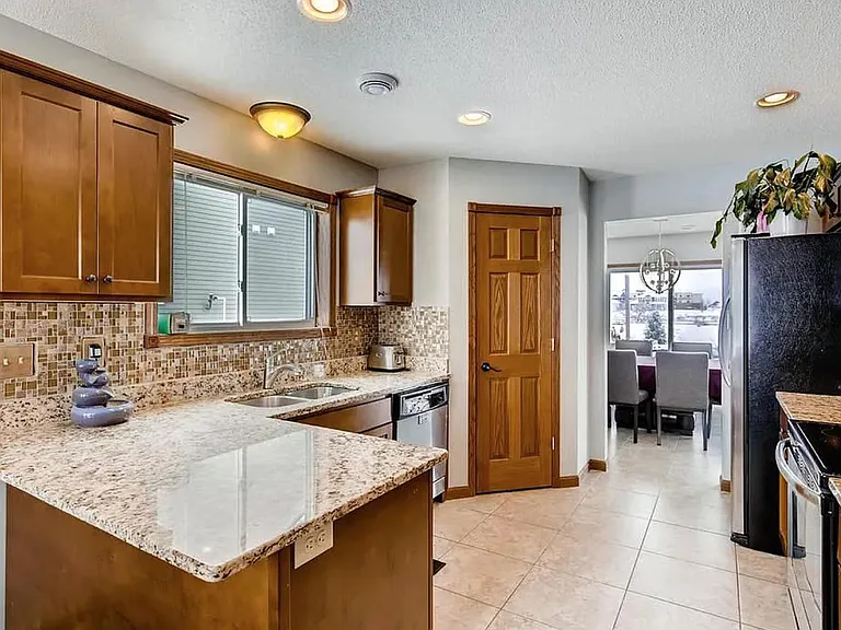 19 Meadowlark Dr — Photo 4
