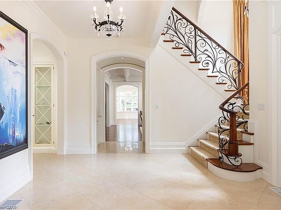 4th image of 1081 Argyle Dr