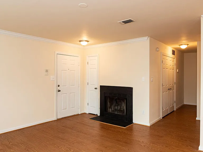 Lake Princess Anne Apartments — Photo 8