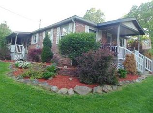 104 Murtland Rd, Karns City, PA 16041