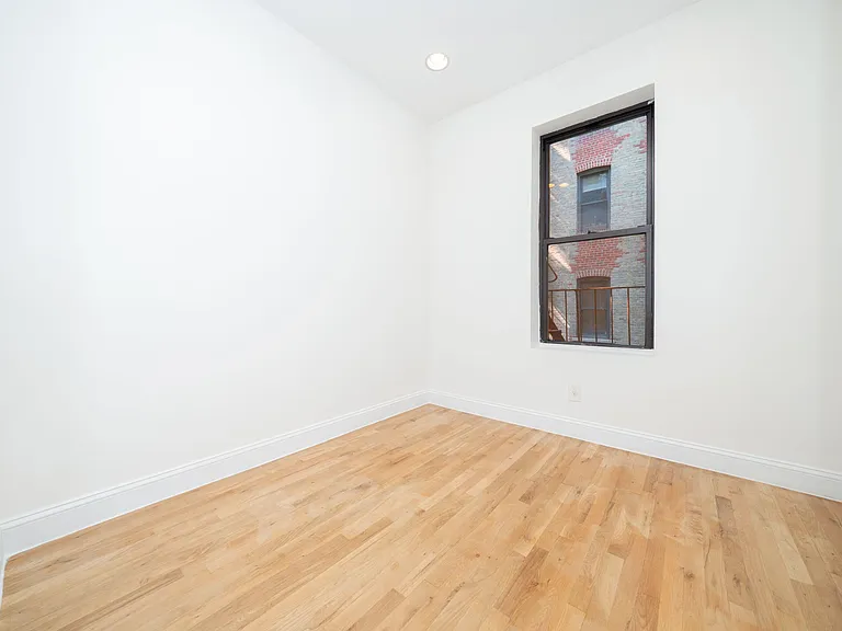 128 W 13th St #9 — Photo 7