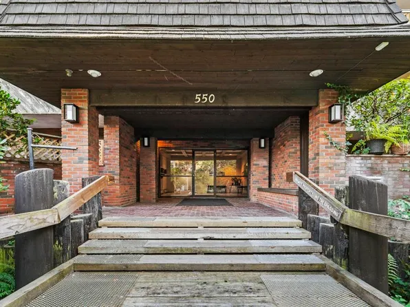 550 E 6th Ave #212, Vancouver, BC V5T 4H2