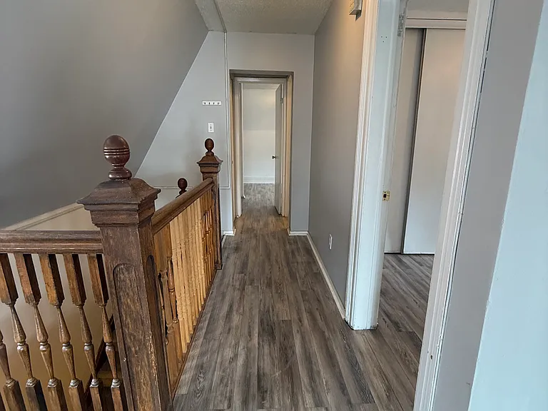 457 Somerset St W #3 — Photo 2