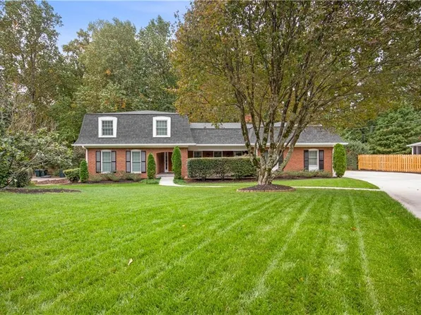 6970 Hunters Branch Dr, Sandy Springs, GA 30328