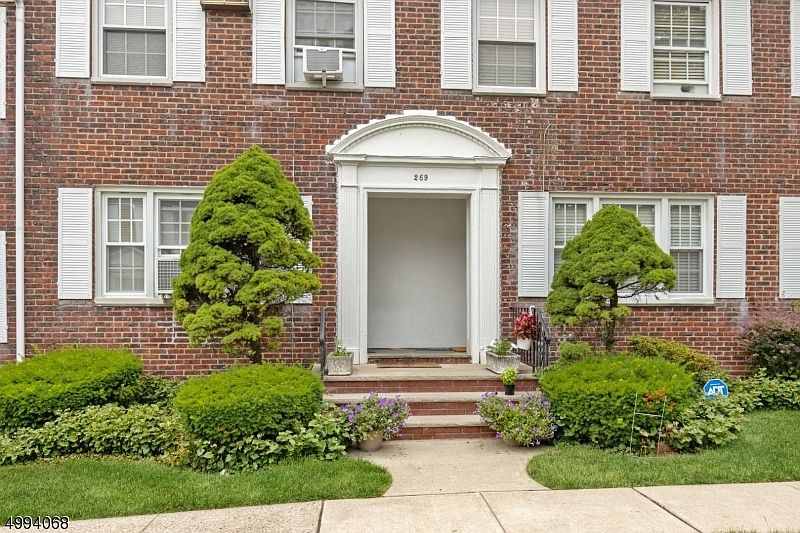 1st image of 269 A Elmwood Ave #269A