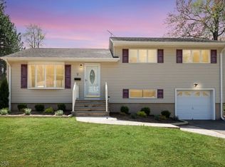 2 Clement Pl, Fanwood, NJ 07023