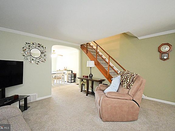 5th image of 3349 Holme Ave
