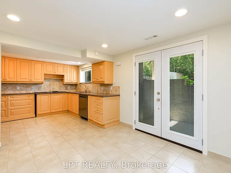 195 Grove St E #LOWER — Photo 4