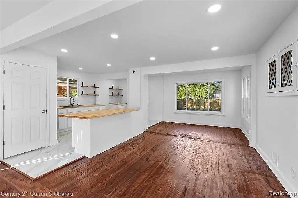 16177 Birwood St — Photo 4