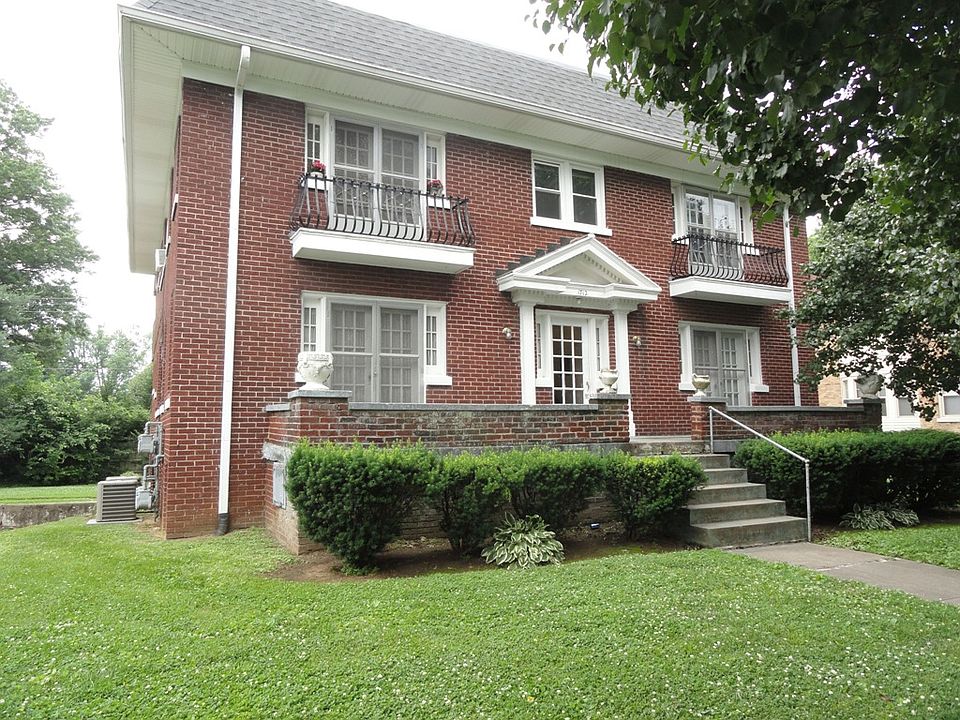 1st image of 1712 Deerwood Ave APT 2