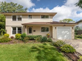 2650 Harrison St, Glenview, IL 60025