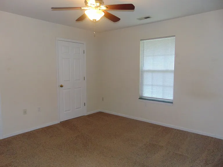 1709 N Lakewood Dr — Photo 16