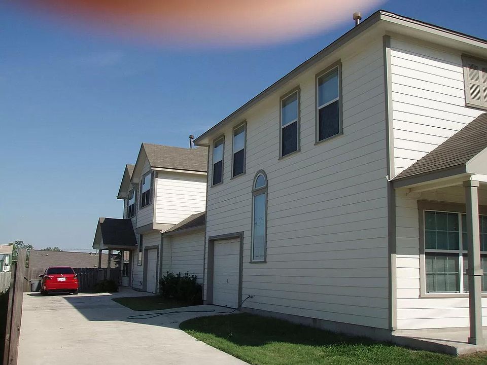 drive way to the unit