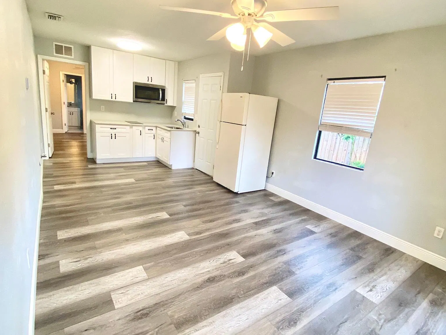 1 bed, 450 sqft, $1,500 — Photo 3