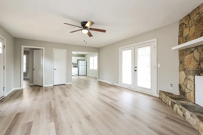 421 Sellwood Cir — Photo 3