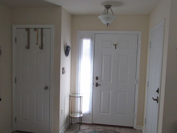 4th image of 34 N Oakwood Ln